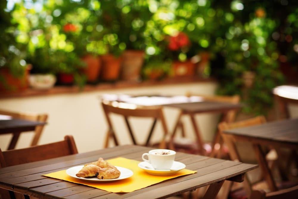 Hotel Donna Rosa SantʼAlessio Siculo 외부 사진