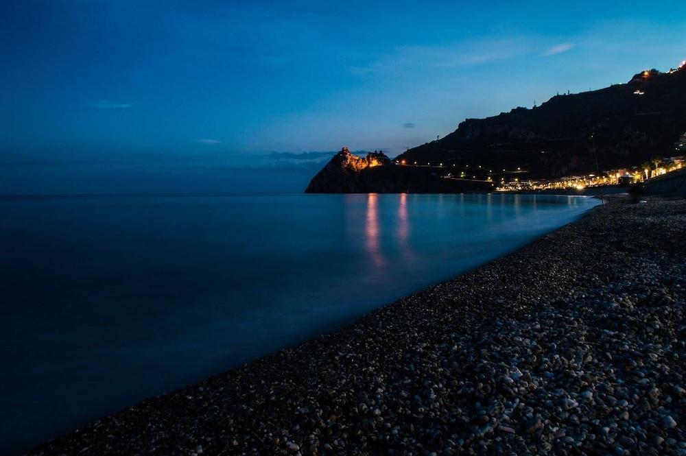 Hotel Donna Rosa SantʼAlessio Siculo 외부 사진