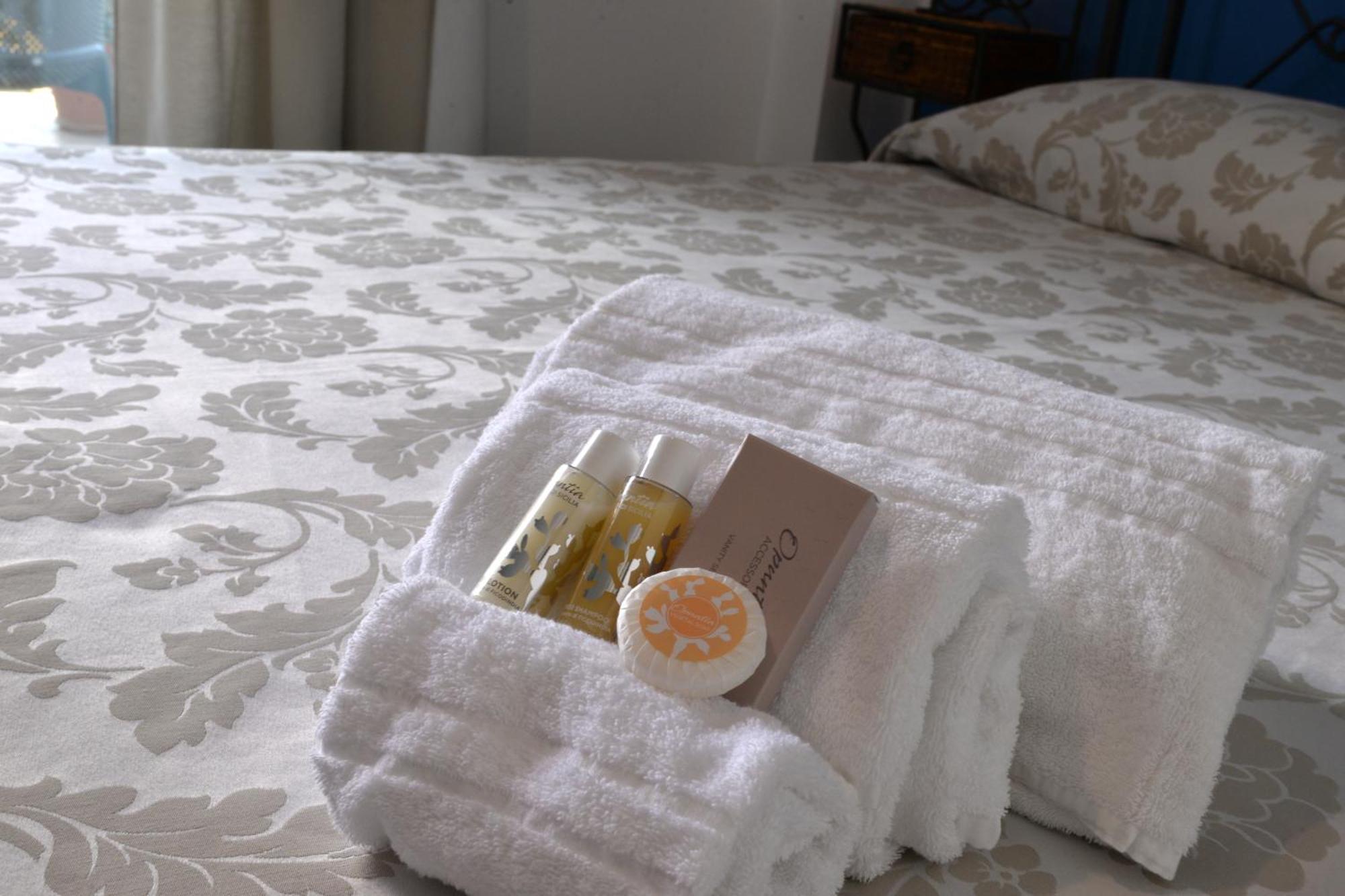 Hotel Donna Rosa SantʼAlessio Siculo 외부 사진