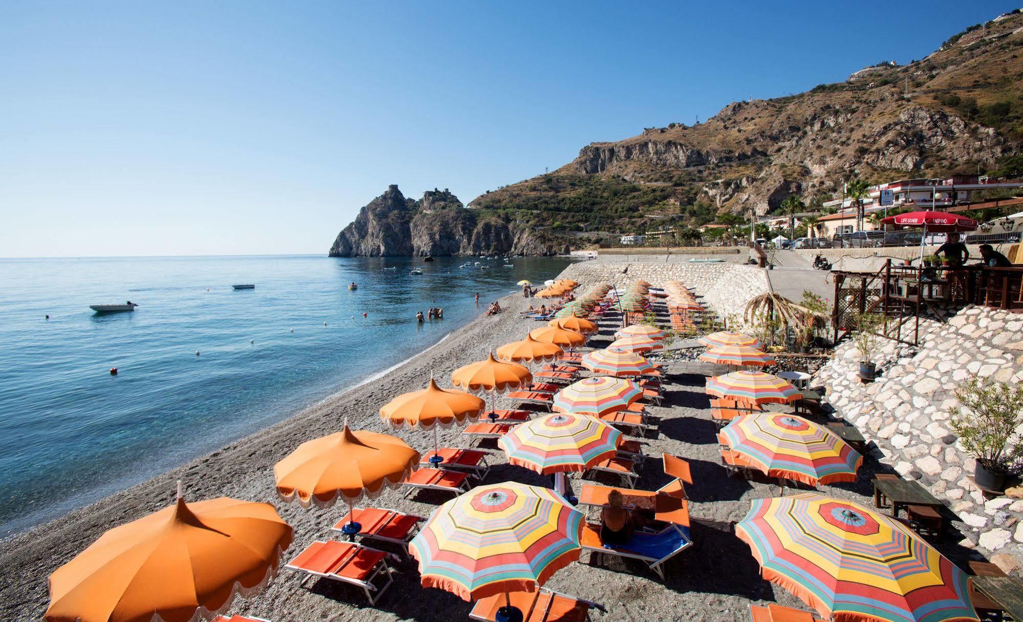 Hotel Donna Rosa SantʼAlessio Siculo 외부 사진